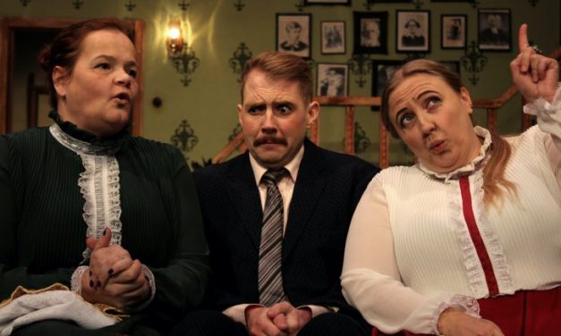 Blúndur og blásýra í Freyvangi