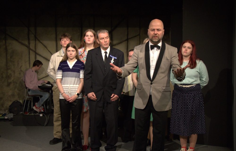 Leikdeild Eflingar frumsýnir Þrek og tár